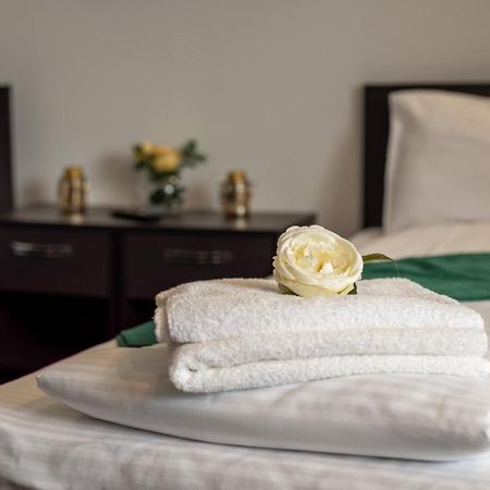 Escala Rooms Ghimbav Bagian luar foto