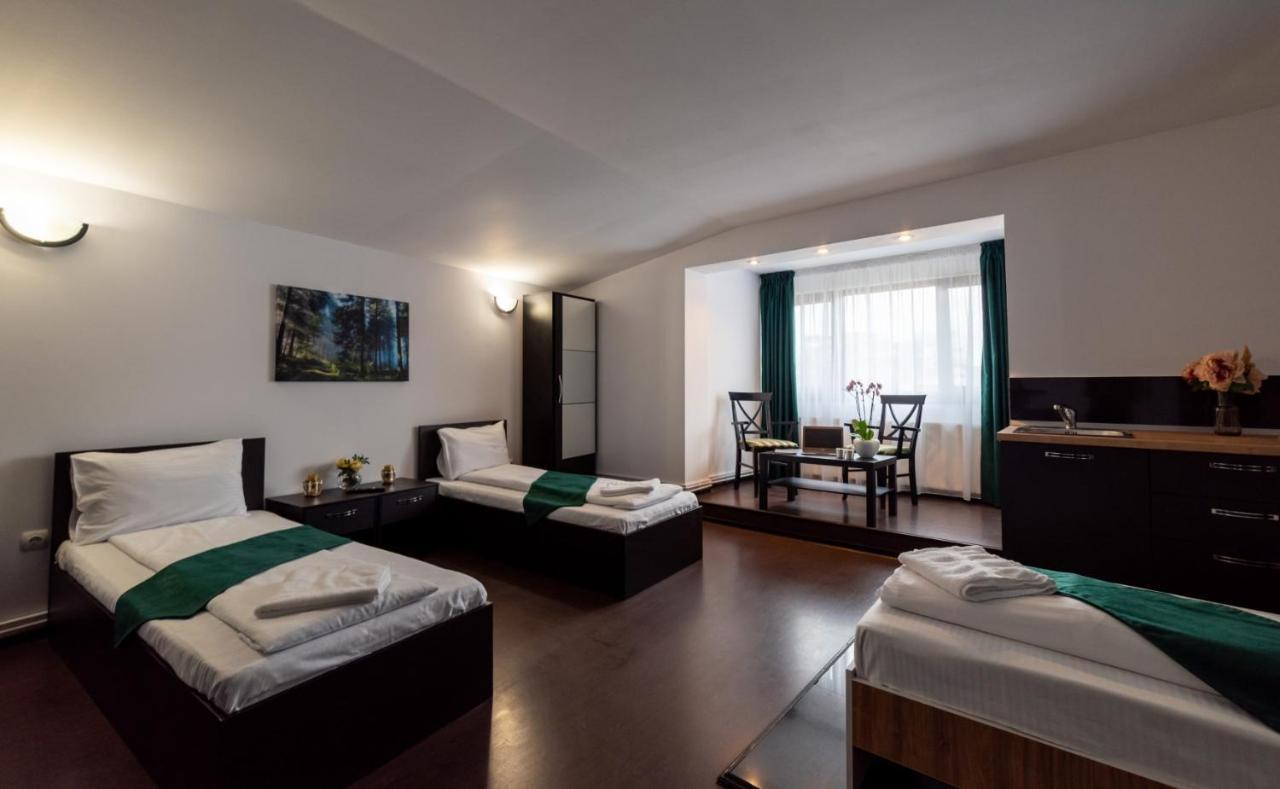 Escala Rooms Ghimbav Bagian luar foto