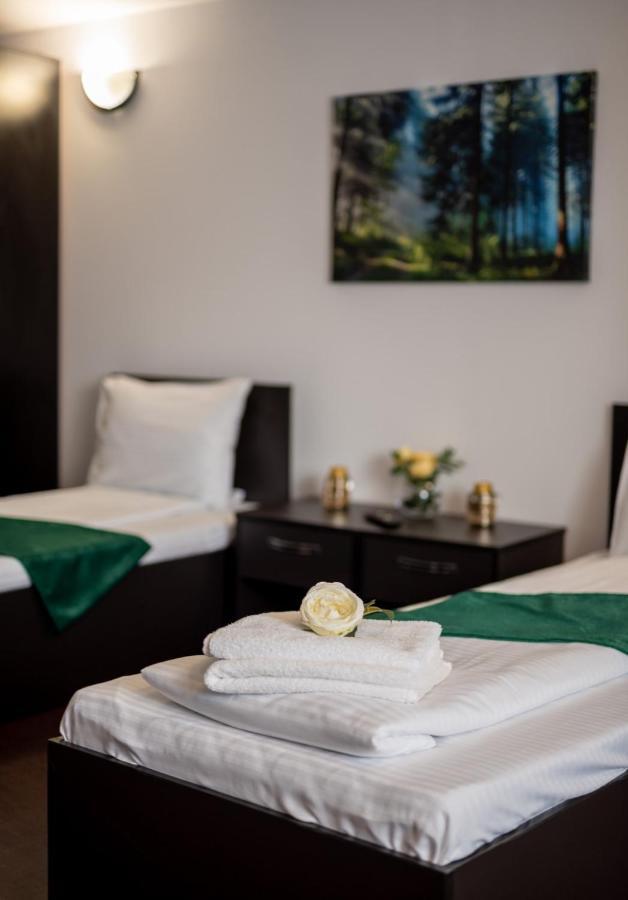 Escala Rooms Ghimbav Bagian luar foto