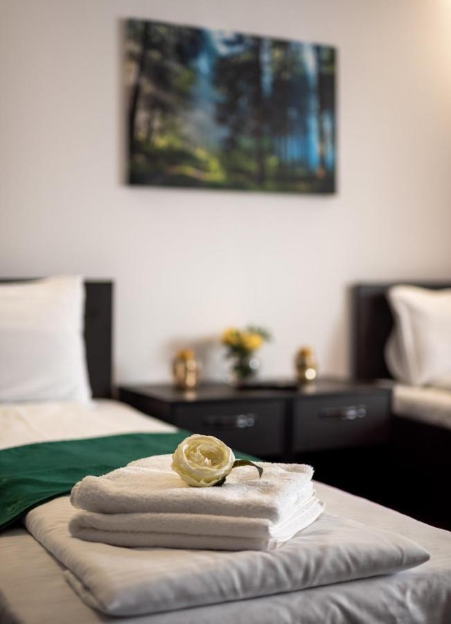 Escala Rooms Ghimbav Bagian luar foto