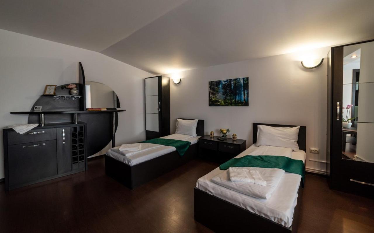 Escala Rooms Ghimbav Bagian luar foto