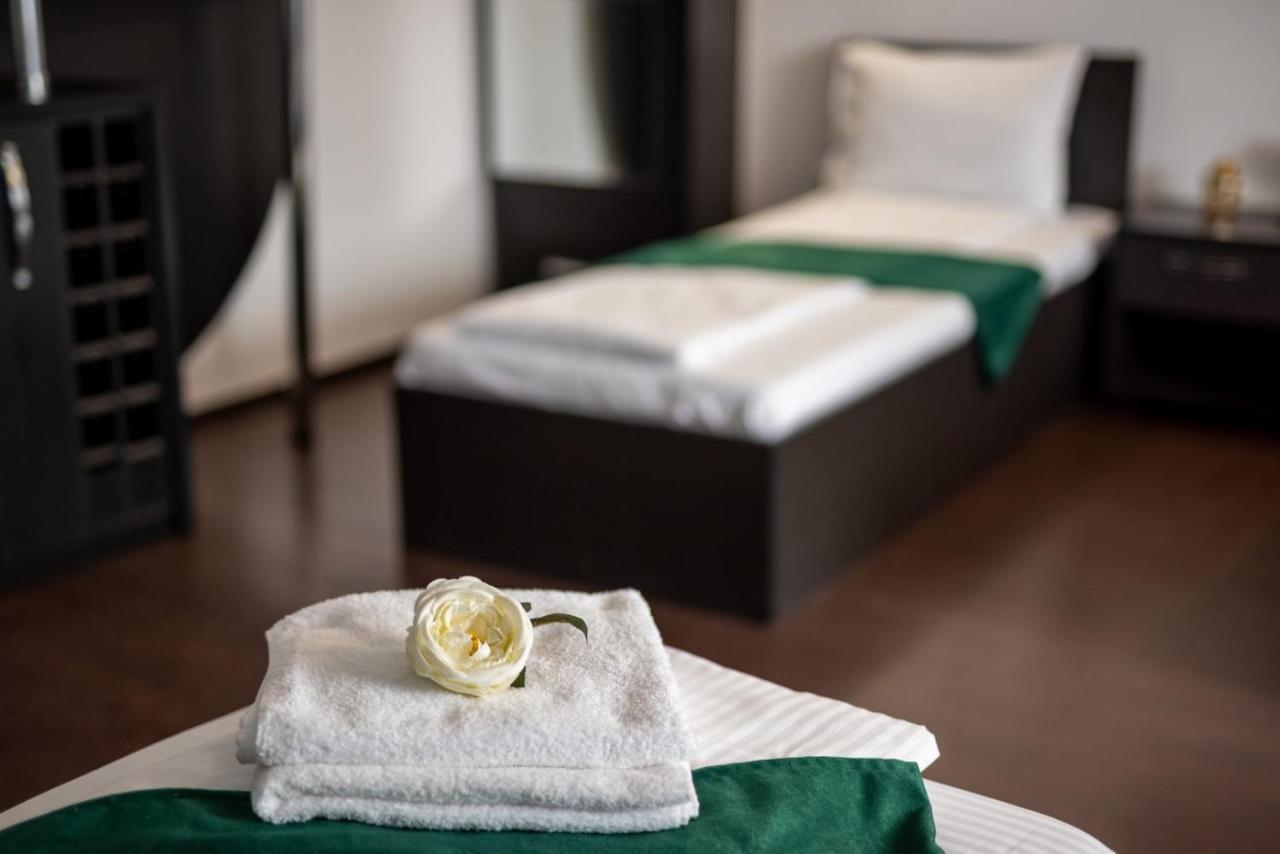 Escala Rooms Ghimbav Bagian luar foto
