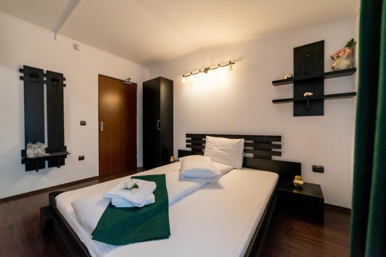 Escala Rooms Ghimbav Bagian luar foto