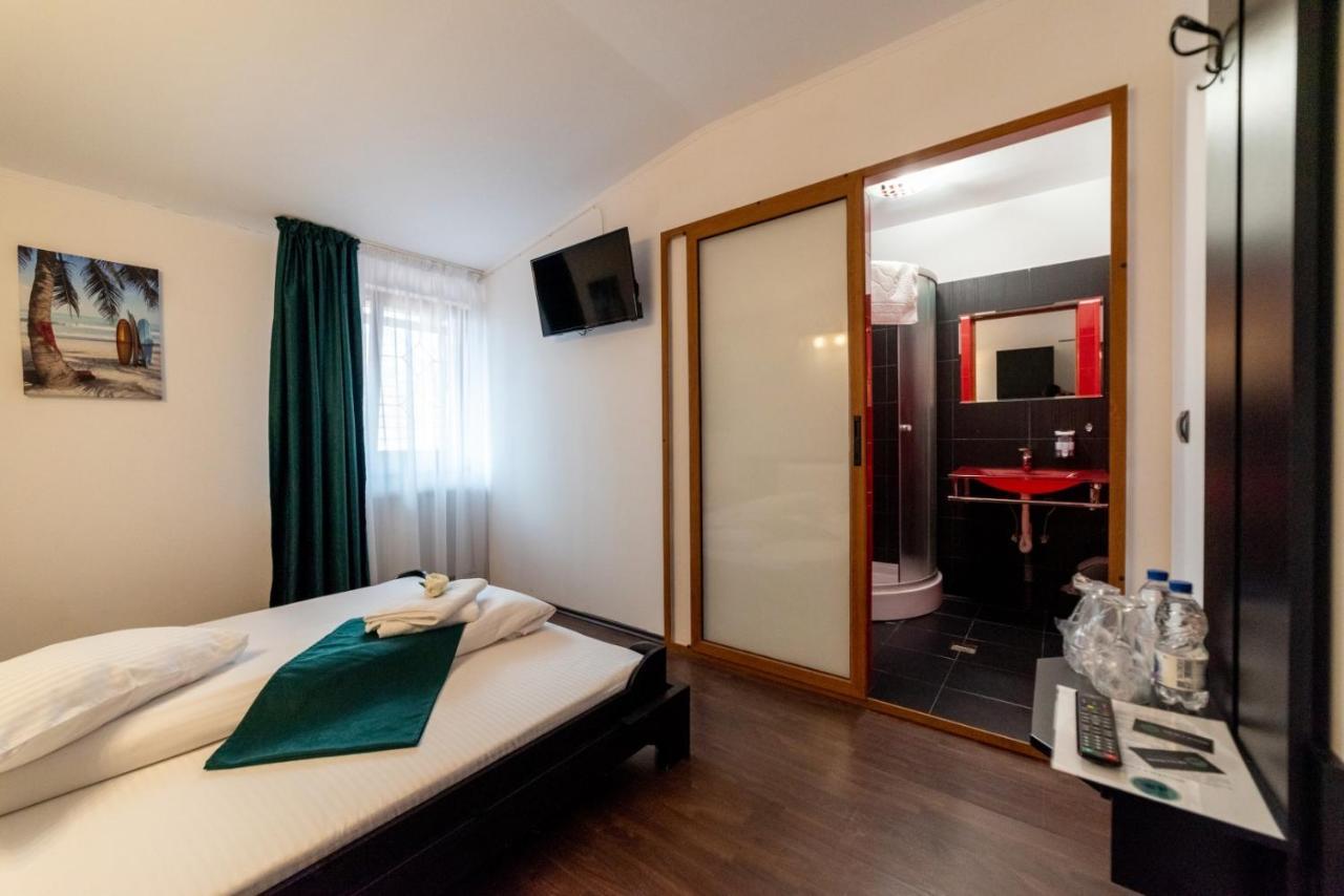 Escala Rooms Ghimbav Bagian luar foto