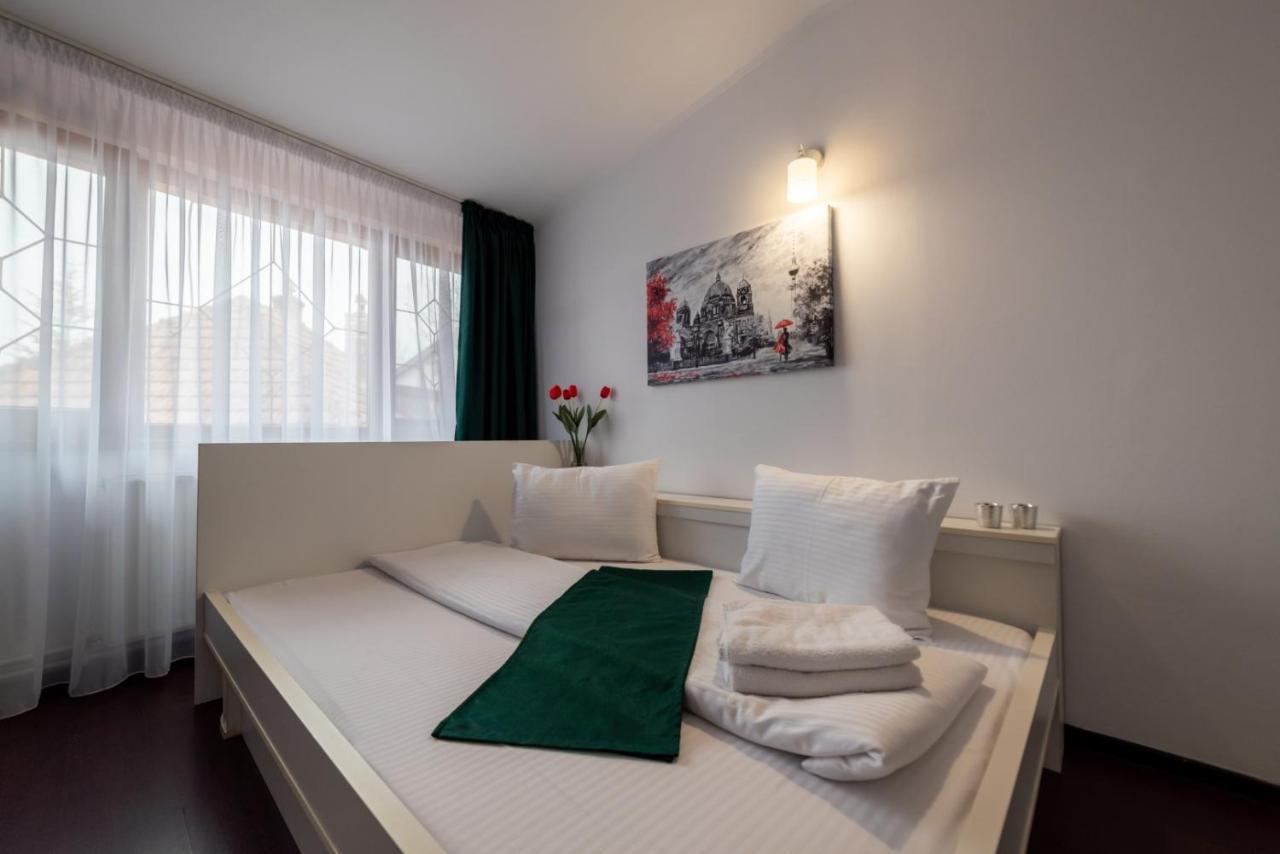Escala Rooms Ghimbav Bagian luar foto