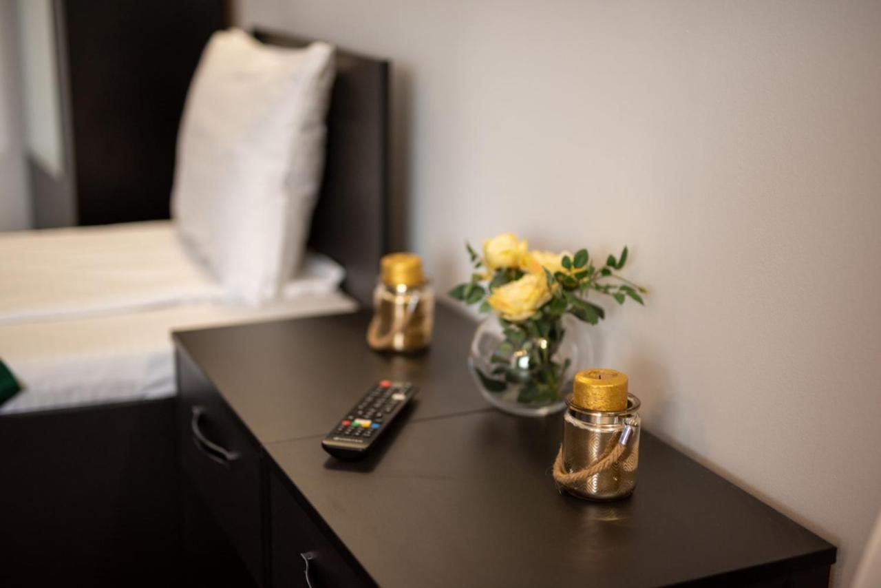 Escala Rooms Ghimbav Bagian luar foto