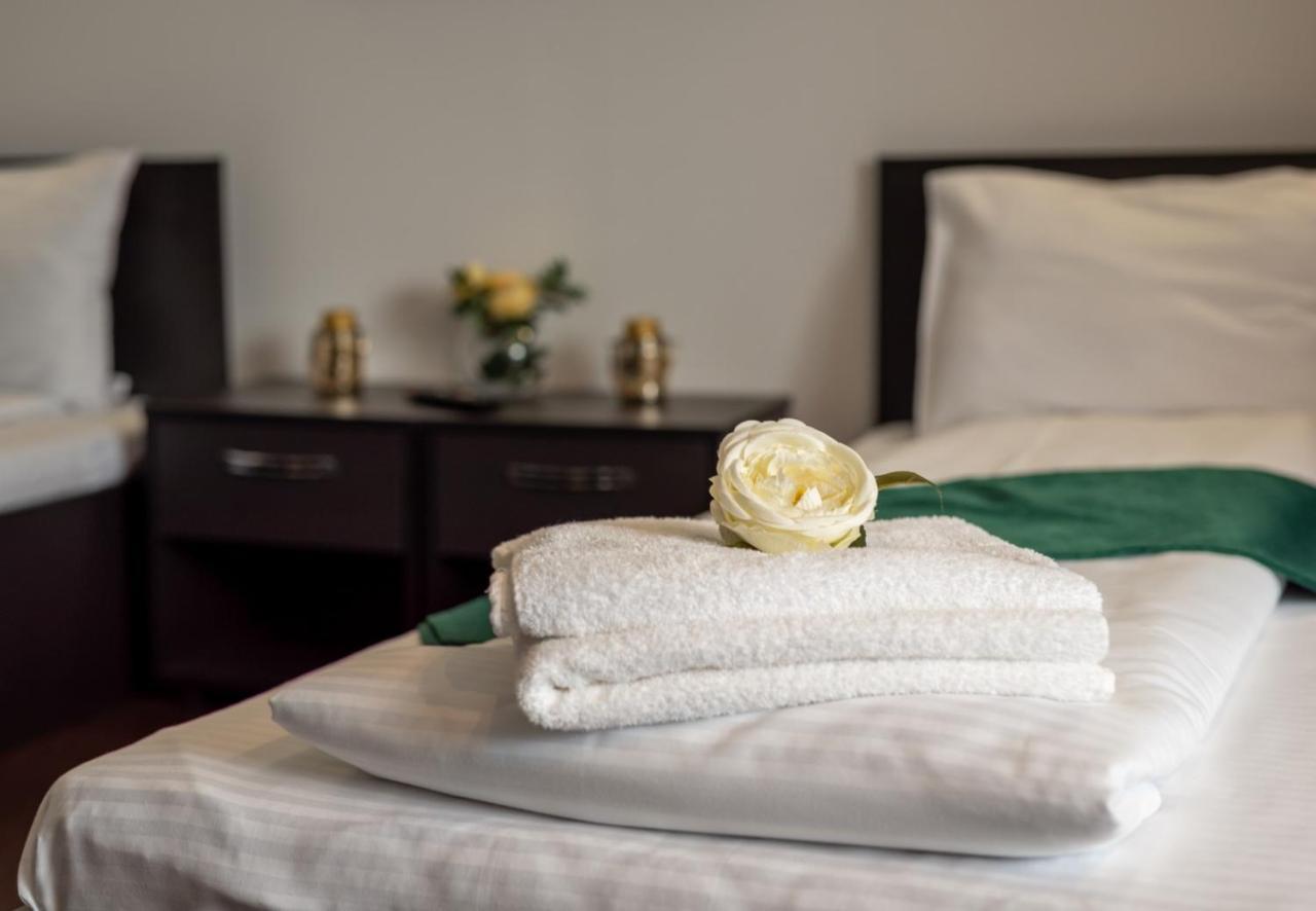 Escala Rooms Ghimbav Bagian luar foto