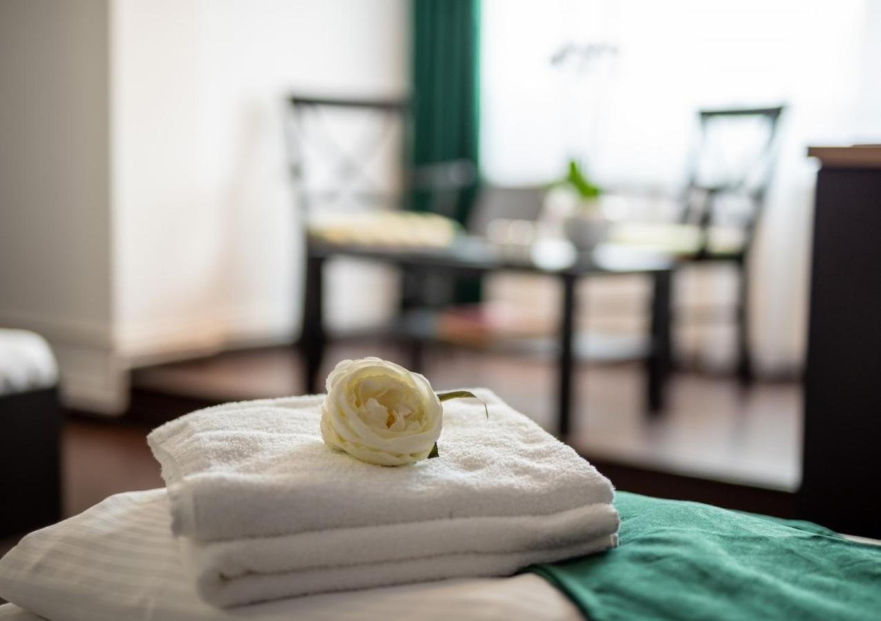 Escala Rooms Ghimbav Bagian luar foto