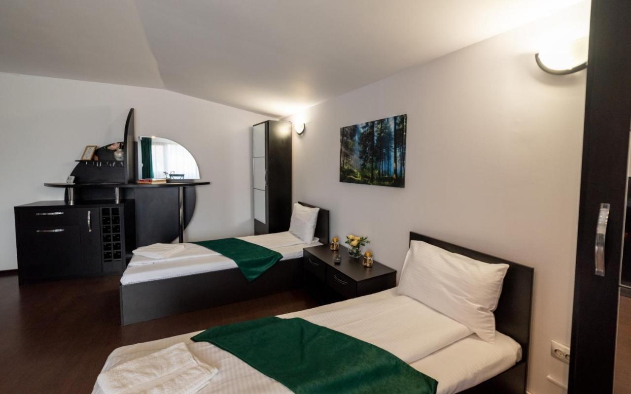 Escala Rooms Ghimbav Bagian luar foto