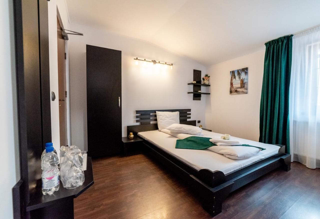 Escala Rooms Ghimbav Bagian luar foto