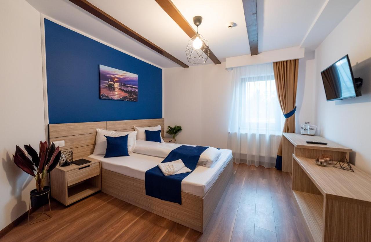 Escala Rooms Ghimbav Bagian luar foto