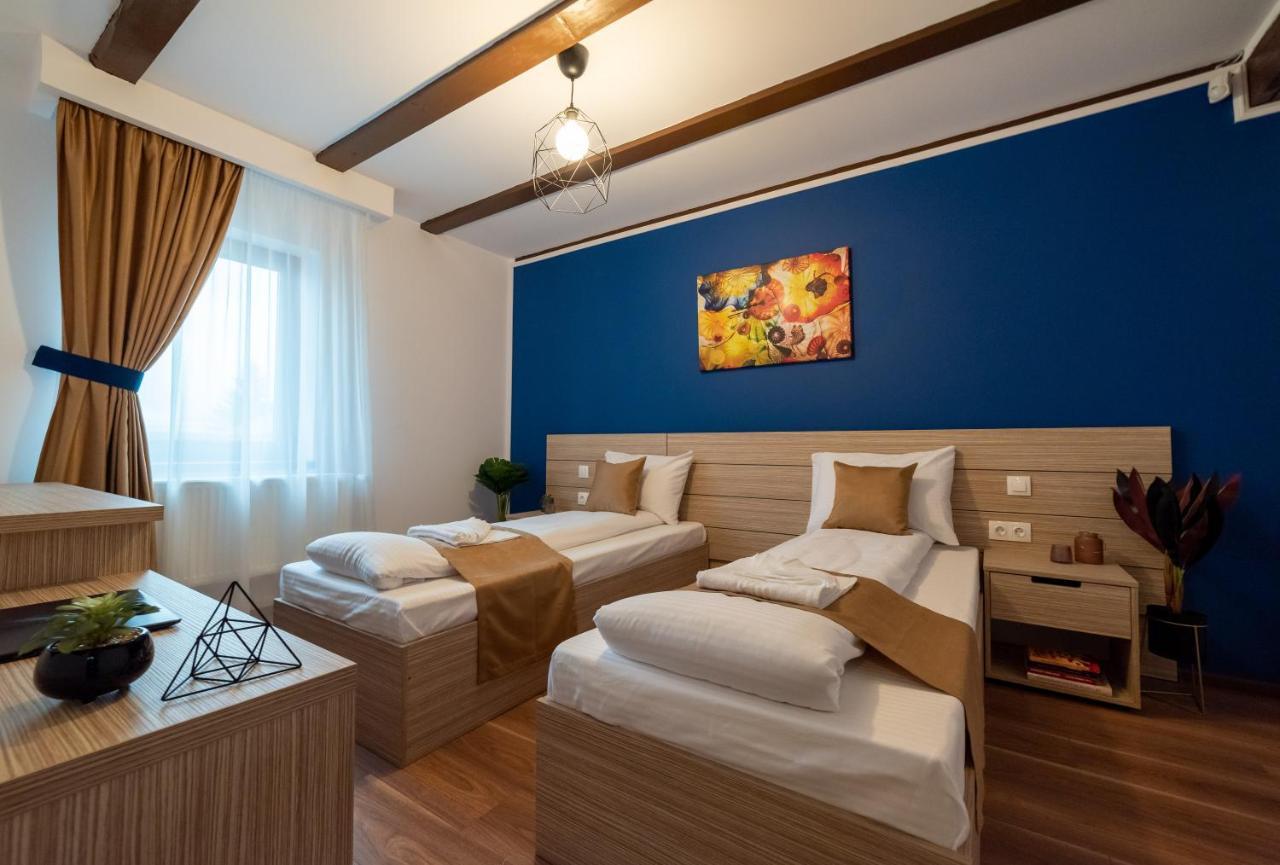 Escala Rooms Ghimbav Bagian luar foto