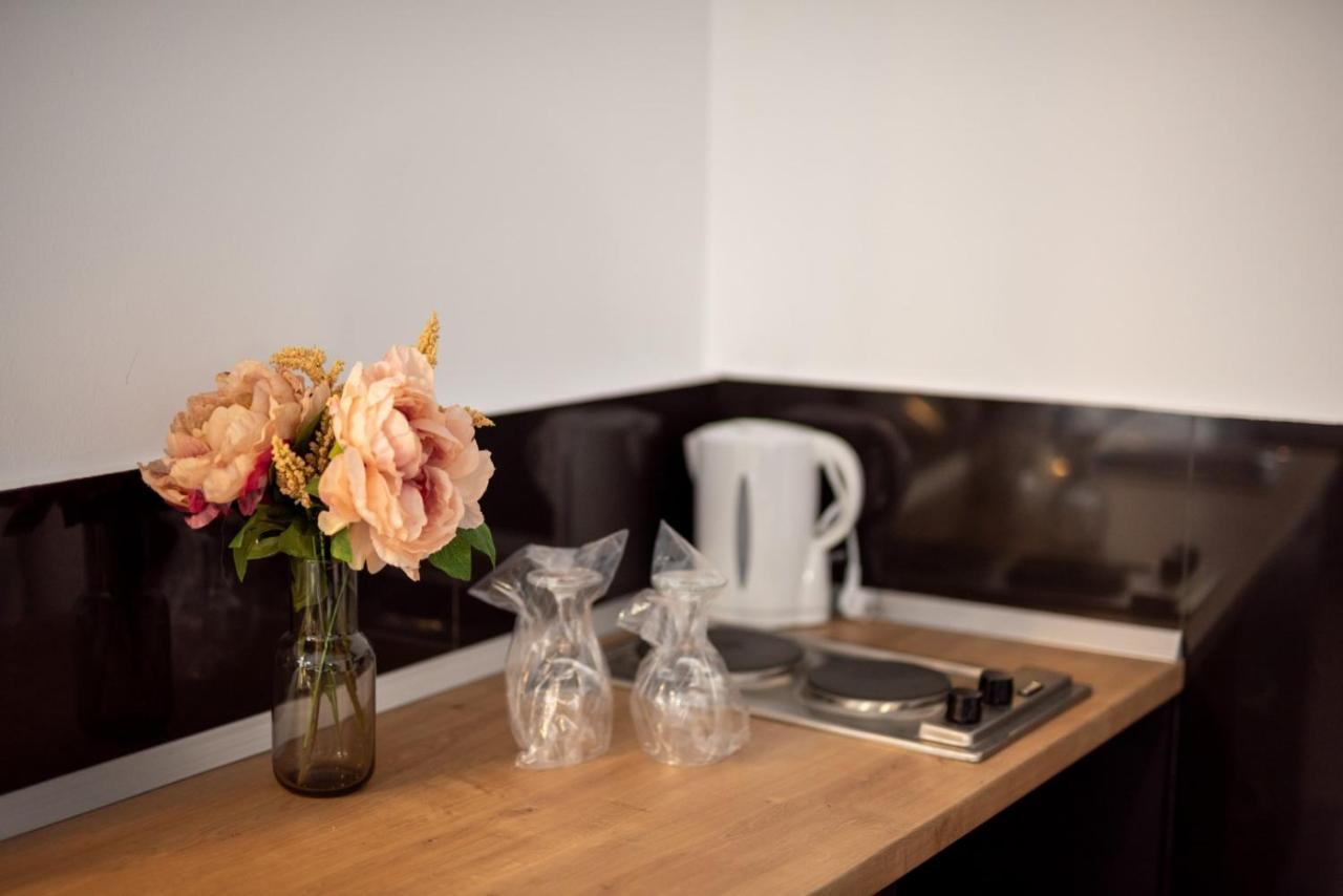 Escala Rooms Ghimbav Bagian luar foto