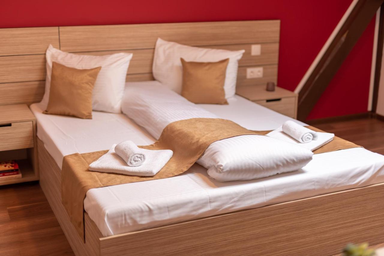 Escala Rooms Ghimbav Bagian luar foto