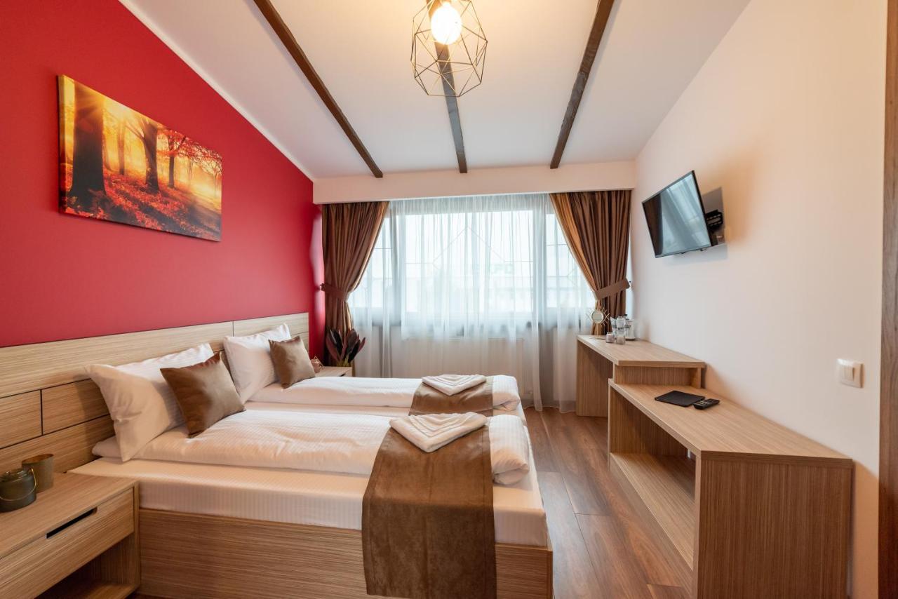 Escala Rooms Ghimbav Bagian luar foto