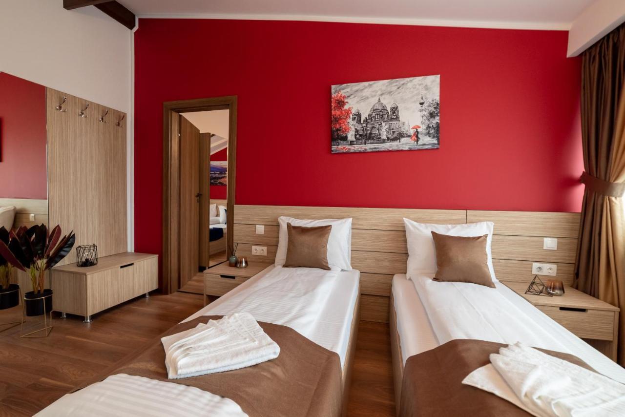 Escala Rooms Ghimbav Bagian luar foto